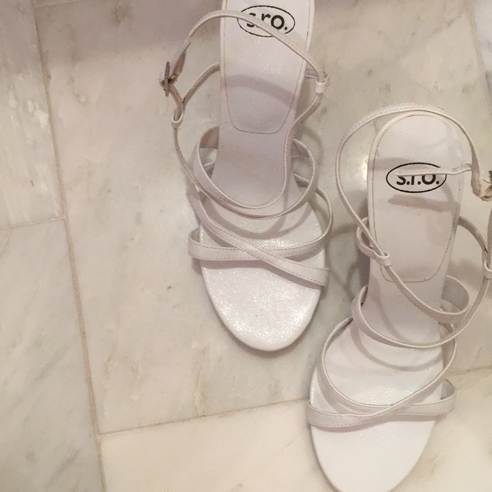 S.R.O strapped white high heels with buckle